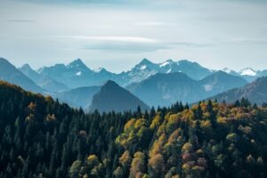 https://unsplash.com/de/fotos/weitwinkelfotografie-der-gebirgskette-bei-tag-WjD8qGV68mQ