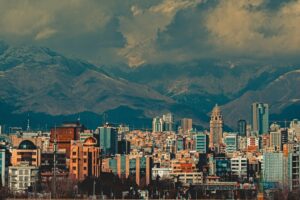 Krieg im Iran - klein https://unsplash.com/de/fotos/luftaufnahme-von-stadtgebauden-tagsuber-rG41gpS2FKI