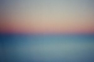 Gebetsbrief April 2026 Titelbild https://unsplash.com/de/fotos/sanfter-farbverlauf-von-blau-und-rosatonen-MPJKSDnu5Ko